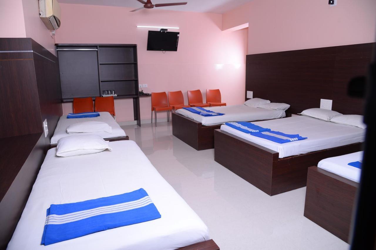 Parijatha Lodge Kundapur Bagian luar foto