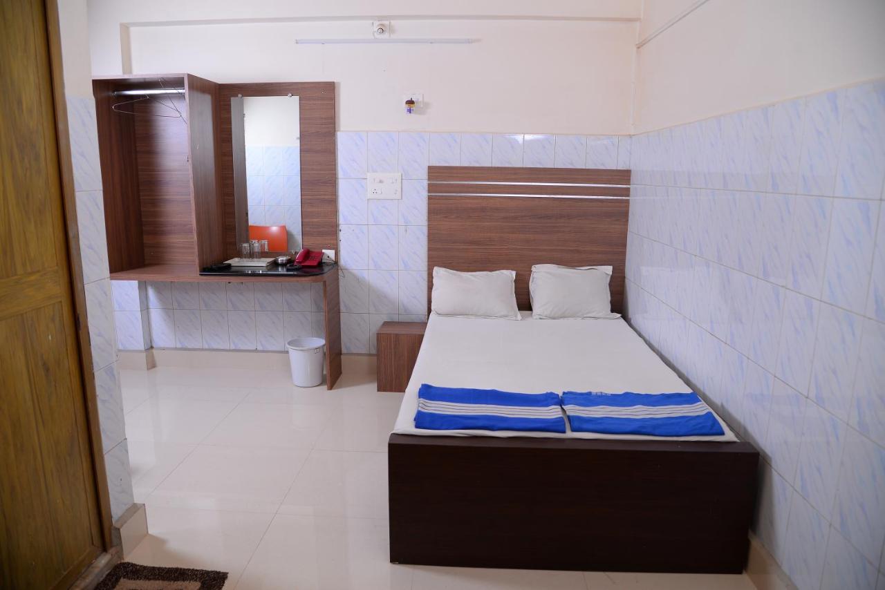 Parijatha Lodge Kundapur Bagian luar foto