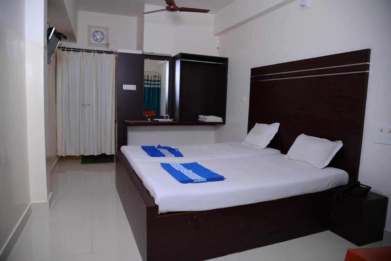 Parijatha Lodge Kundapur Bagian luar foto