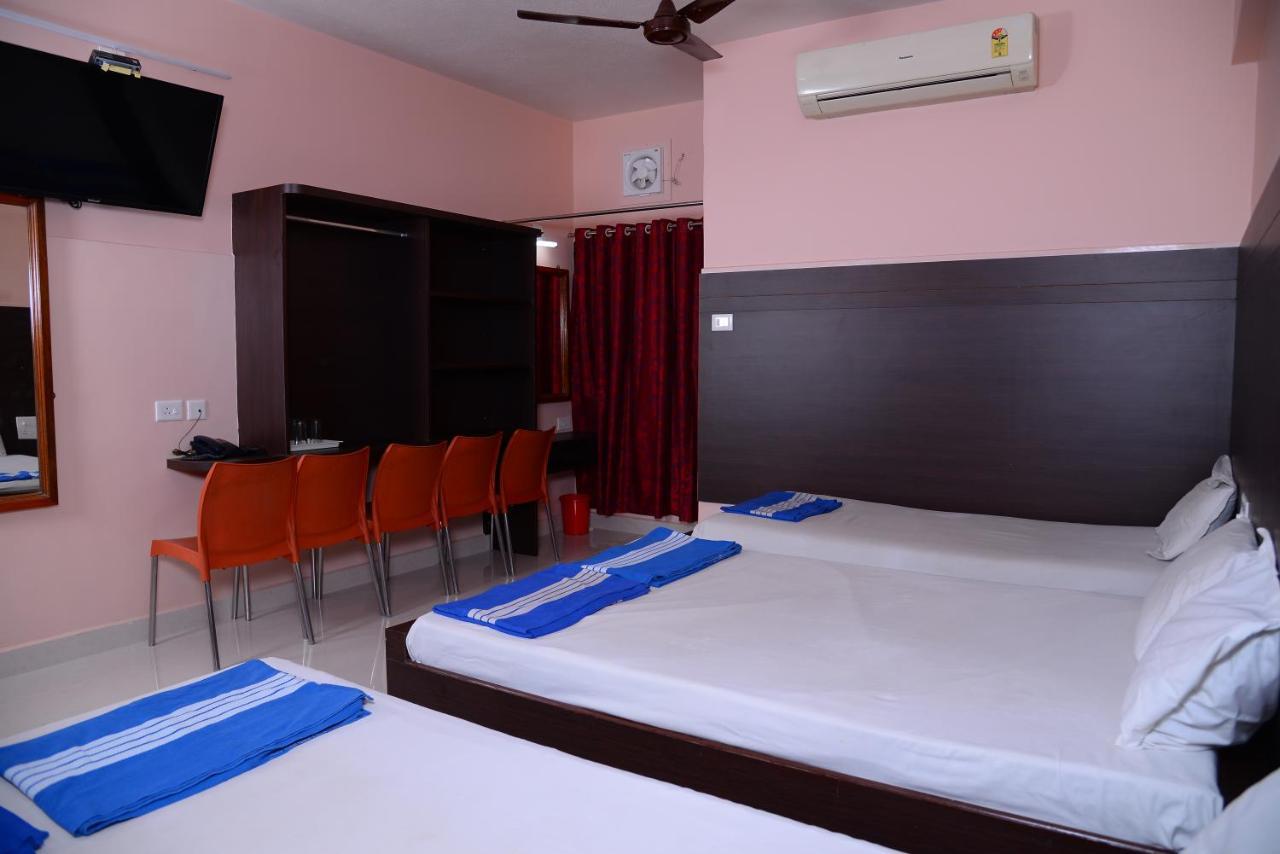 Parijatha Lodge Kundapur Bagian luar foto