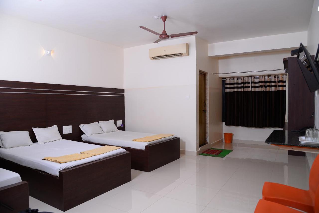 Parijatha Lodge Kundapur Bagian luar foto