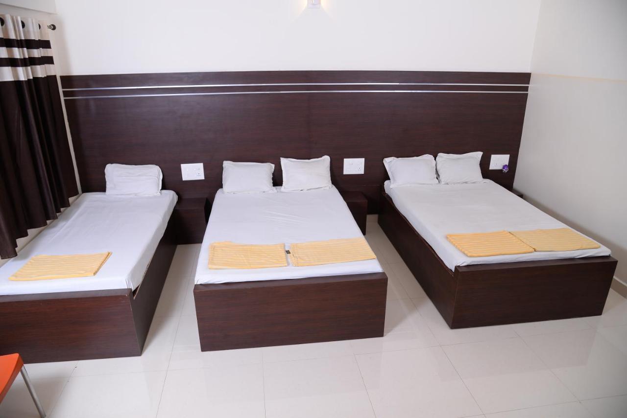 Parijatha Lodge Kundapur Bagian luar foto