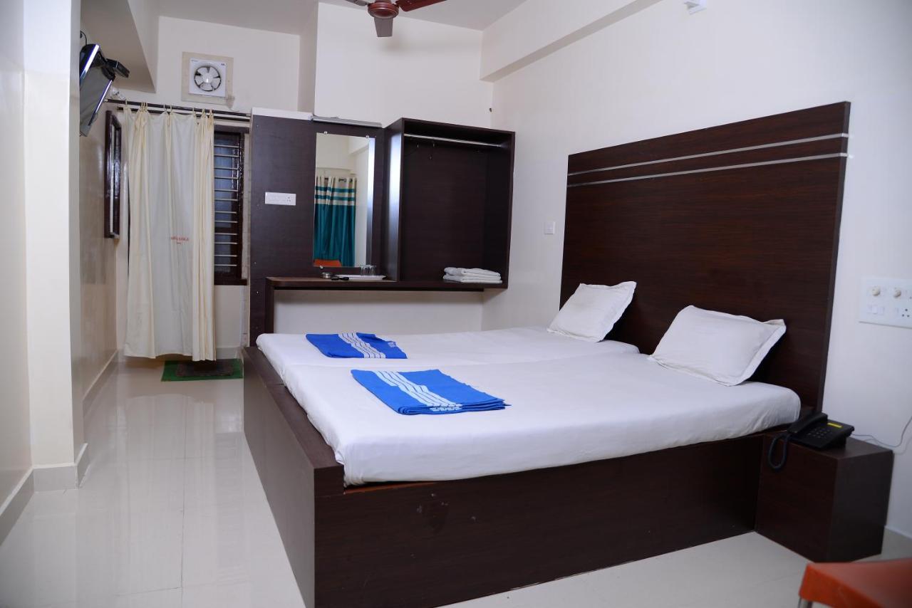 Parijatha Lodge Kundapur Bagian luar foto